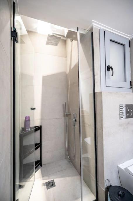 Piraeus Cozy Apartment For 4 Persons Exterior photo