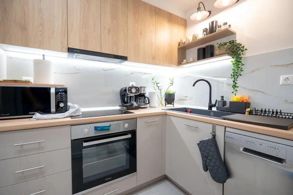 Piraeus Cozy Apartment For 4 Persons Exterior photo
