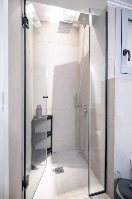 Piraeus Cozy Apartment For 4 Persons Exterior photo